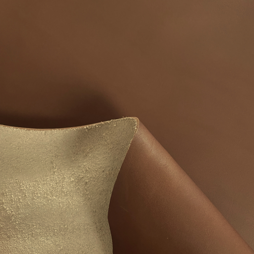 Demi-peau de cuir de taurillon - Marron glacé - Cuir en Stock